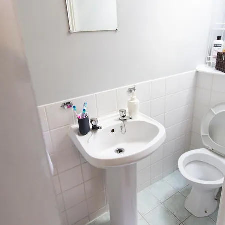 Apartment Warm Cosy Mansard In Vibrant District *