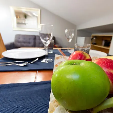 Warm Cosy Mansard In Vibrant District * Dublin