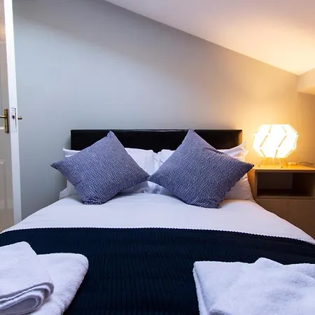 Warm Cosy Mansard In Vibrant District Apartment *